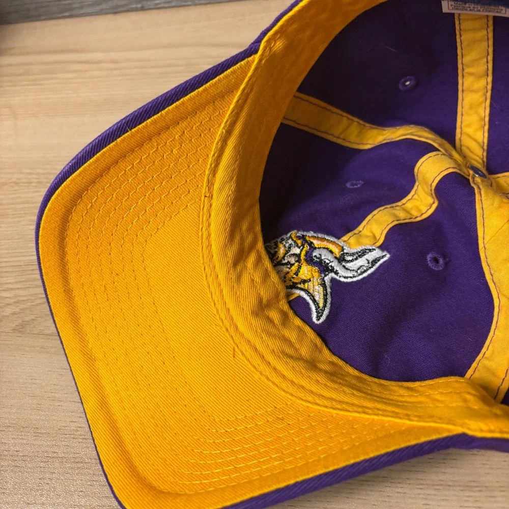 Minnesota Vikings Hat Cap Strap Back Purple Reebok Adjustable Mens‎